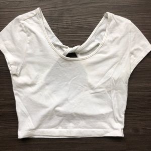 Whit Crop Top